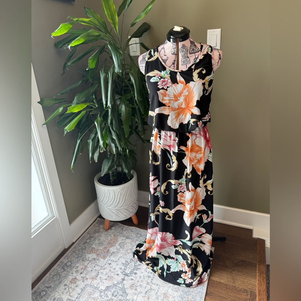 Women’s Magic Long Floral Dress Size Medium